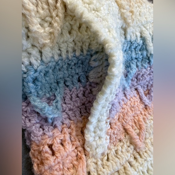 Hand crocheted cardigan - Picture 7 of 7